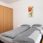 Apartamento 202 - Whale Safari *